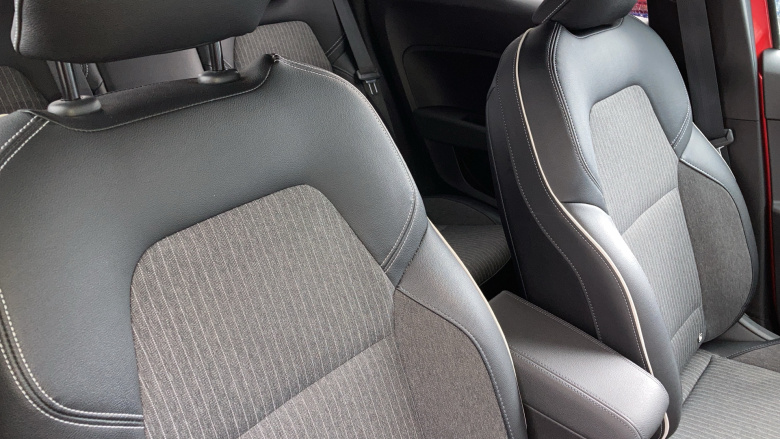 Renault Clio 1.6 E-TECH full hybrid 145 Techno 5dr Auto Hybrid Hatchback